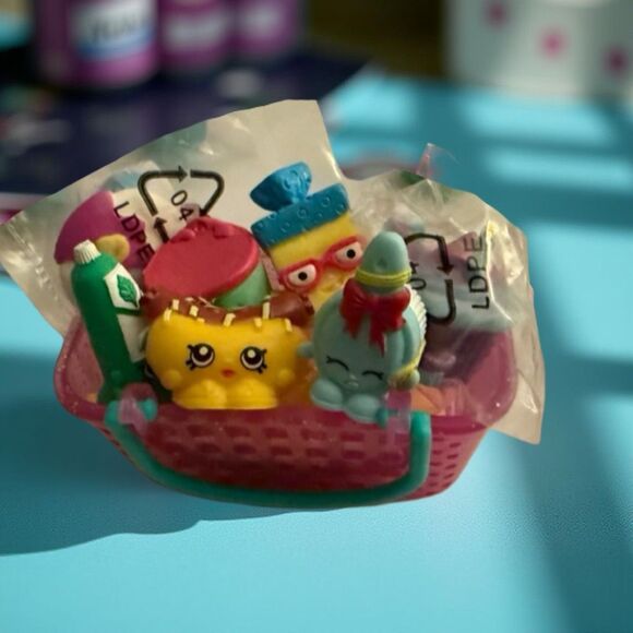#7 Shopkins Blind Shopping Basket Seasons 1-4 Random Lot Rare Ultra Rare Some - Picture 1 of 12